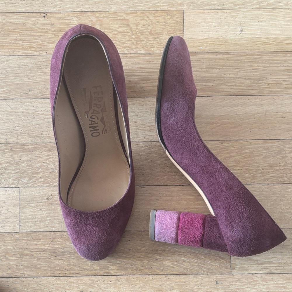 VINTAGE Salvatore Ferragamo Women's Plum Suede Heels